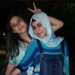 Ne sahip olduğundur hayat, nede umdukların bunca zaman.
Yüreğin kadardır hayat !
'Seviliyorsan renkli, seviyorsan siyah beyaz'.