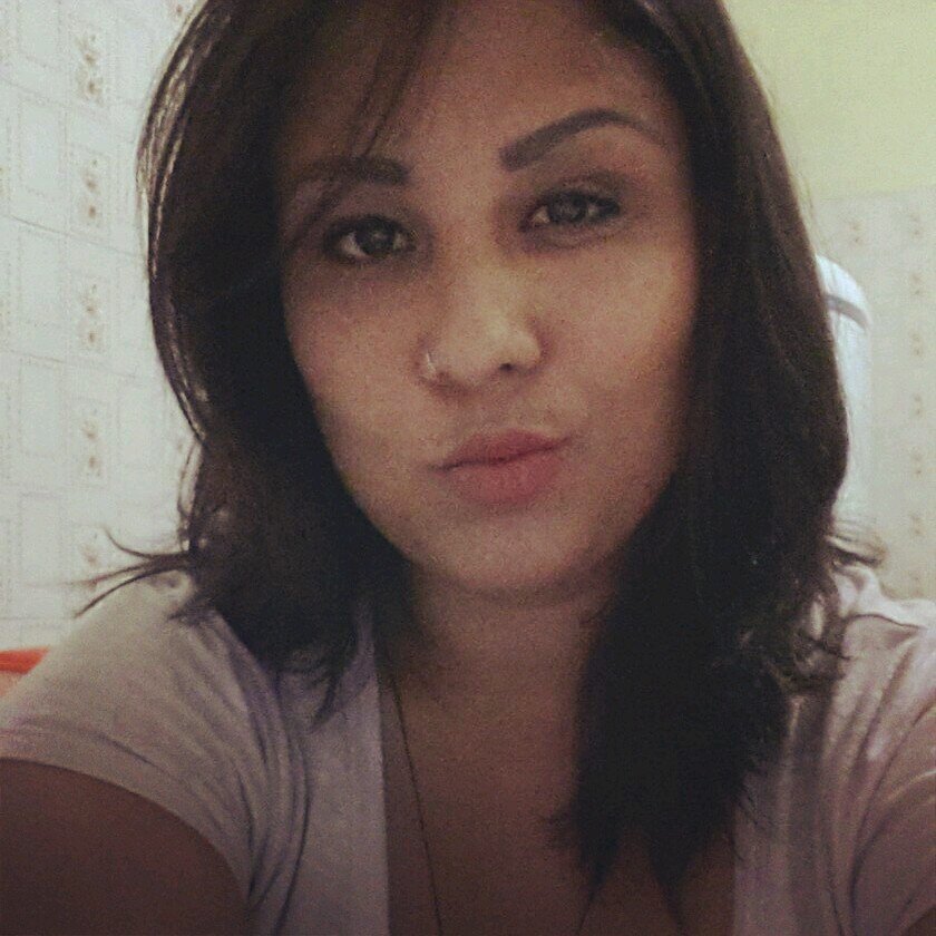 me descrever aki seria egoismo.. a cada dia descubro que tenho mais sobre mim a conhecer... bom no mais  FOLLOW ME rsrsrs 
KIk Vanessa.monforte