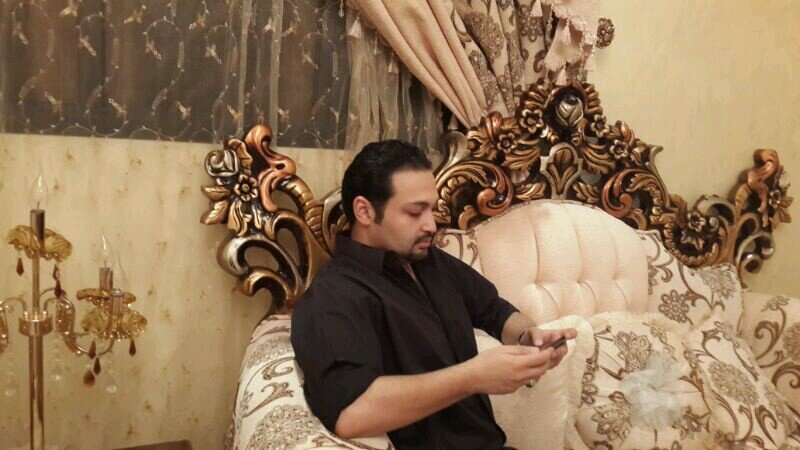 طبيب اسنان. اهتم بنشر الإبتسامة والوعي بصحة الأسنان. إذا تألمت لألم إنسان فأنت نبيل أما إذا شاركت في علاجه فأنت عظيم.