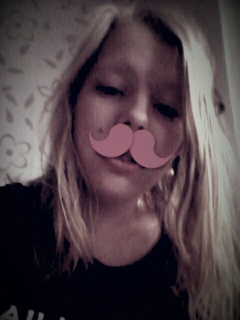 Hey, I love One Direction forever and always! ♡ I am 16 year old and i love music #Mixer #Belieber #Smiler #Selenator #Swifter