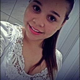 Não sou perfeita... Tenho vários defeitos... porém são eles que me fazem ser única!