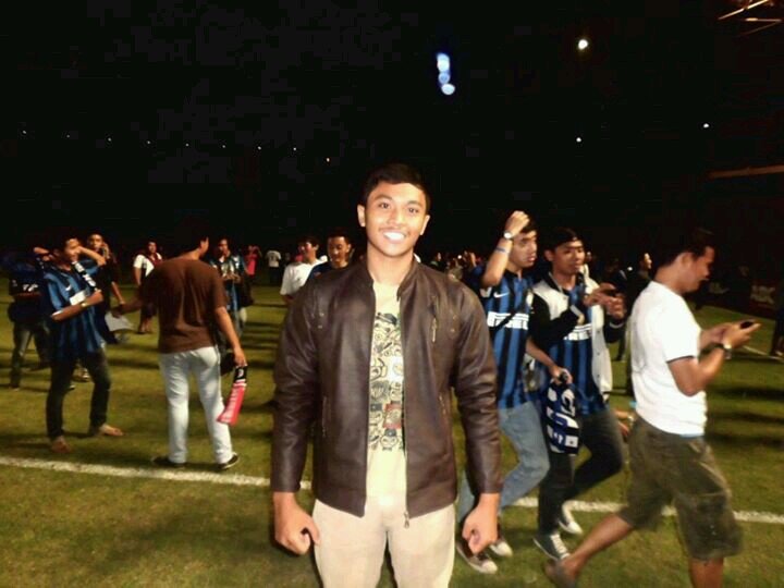 taken by @sisilsoraya. Sekali maju pantang menyerah
sekali tampil harus berhasil. Satuan Polisi Brimob.