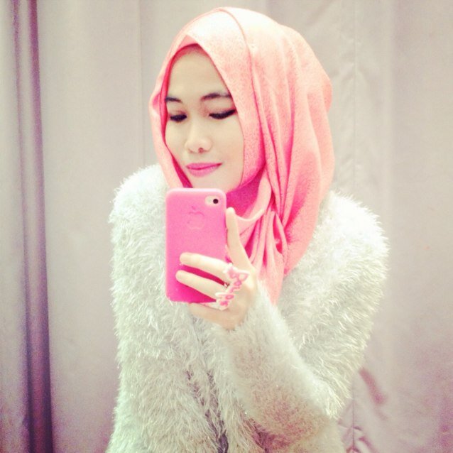 im alia..im hijabers..im a moslem..im a lover..im a dreamer..and im proud to be my self ♥♥