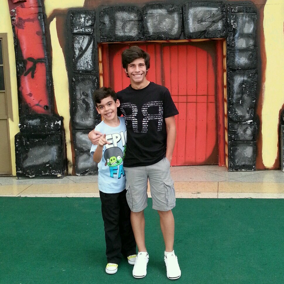 Alegre! Mamà de Gustavo y Diego ♥ creo en Jehova Dios y amo mi familia ☺