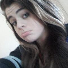 ♥ Nem todos os anjos tem asas, alguns tem apenas o dom de te fazer sorrir,te amo meu amorzaum ♥   - @indignad4 aqui u.u           
   
 @pb_Laura  ♥ te amo♥