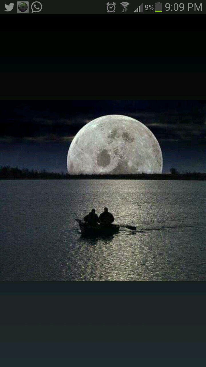 ‏‏‏مالعب    بقلوبنا  غير  الحنين 
كل  ماهبت  لهم    ذكرى   طروا
اجمعتني   بهم   حلو  السنين 
ليتهم  عن  اجمل احلامي دروا