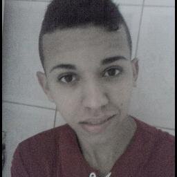 Junior roberto . 16 anos ,   #Futebol #trampo #musica #amigos  #Familia #southpark = #MeuMundo ! *-* SDV
