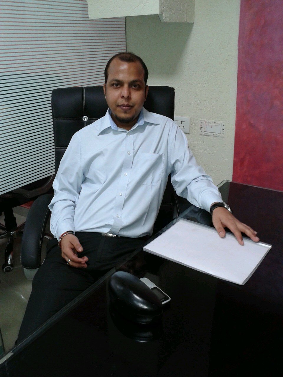 I am working as a branch manager in Indian stock market.