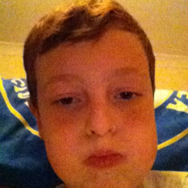 hi if u follow me i will follow u back lol