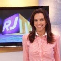 nao sou a minha amiga  @anapaulaaraujo e sou amiga do @vandreyPereira e vou estuda jornalismo o meu nome é @FERNANDAAMORJTV