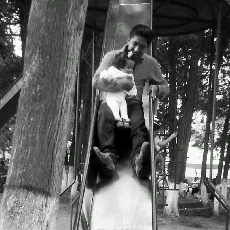 Felizmente casado con @paoliiz_ y disfrutando de nuestra #Paulita! //Soy Lo Que Digo, Pienso y Hago! ;-)