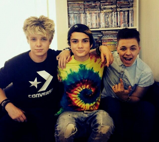 M.A.D Rule The World ! I Follow Back