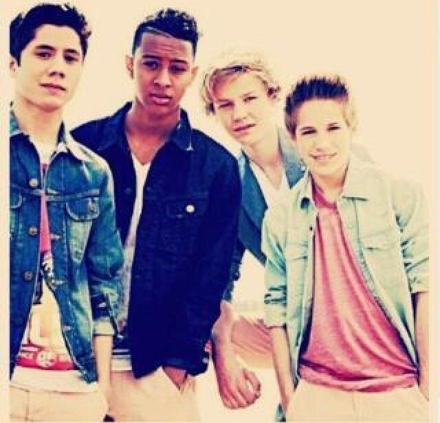 Nils in my heart❤ Once a mainiac, forever a mainiac !! 20-09 Tweet van Mainstreet ! *Wil je in onze mainiac-whatsapp groep? Dm je nummer+naam naar mij.*