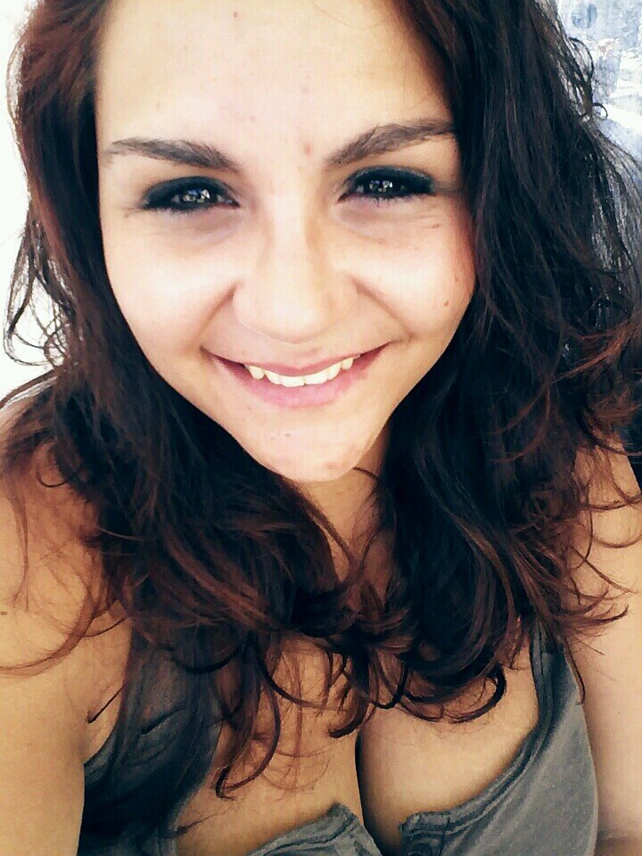 Canariona, amante de la fotografía, el arte, el diseño, la lectura, los viajes, el verde... Y ¡mamá de dos  preciosas hijas!