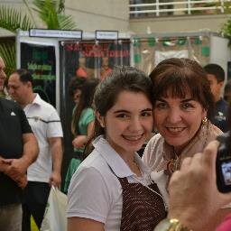Viver é acalentar sonhos e esperanças, fazendo da fé a nossa inspiração maior. É buscar nas pequenas coisas, um grande motivo para ser feliz!