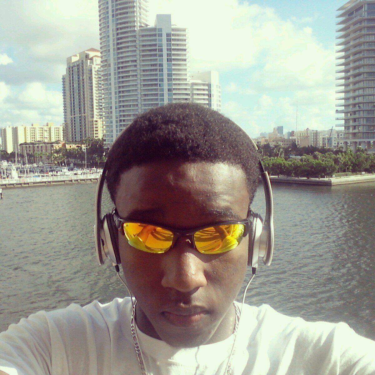 Young Nigga From The Ghetto Born And Raised As A Hustler!!