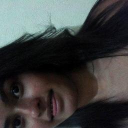 sou uma pessoa chata, irritante, bipolar, amorosa, carinhosa, responsável pelo que fala e escreve, e não pelo que vocee intende!!  =D