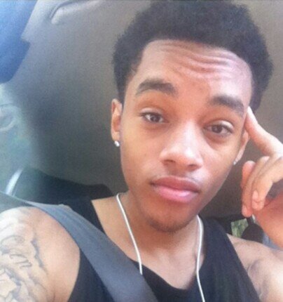 Im a sexy guy from Atlanta who just want followers #teamfollowback #ballislife #lightskin #sneakerhead  #gentlemen #single #Music  #teamPurpleWorld
