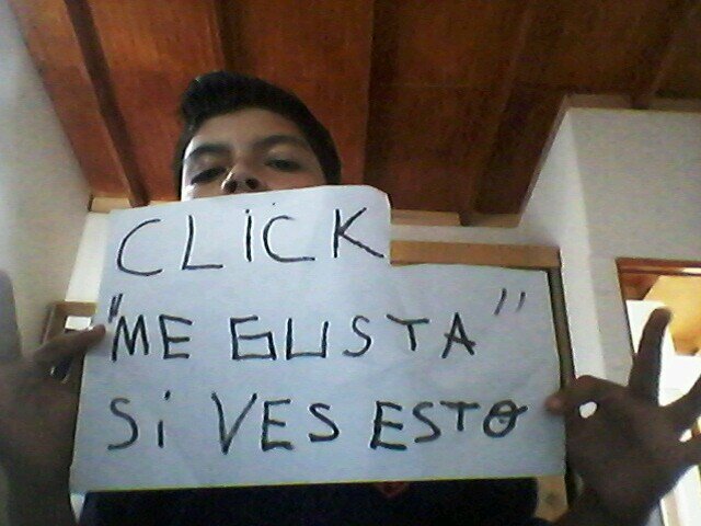 Soy un niño colocolino chileno jugando a minecraft y veo german