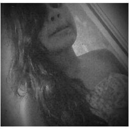 Twittando o tempo todo;
Fico feliz por isso;
O twitter pode-se personalizar
e não tem perigo de fazerem
muitos fakes! ;p
Pq naum me segue logo?