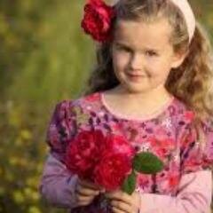 thawrt_alzohour's profile picture. صحفية ومترجمة وباحثة في اليهودية 
~  hebrew & english translator ~ #25jan ضد الذكورية والتعصب