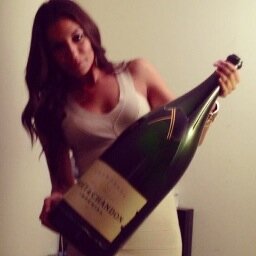 MissTablelist's profile picture. Follow me out in Boston tonight...if you think you can keep up!