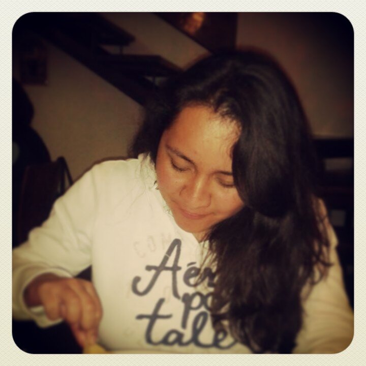 Estudiante de gastronomía. Amante de los caballos, el campo, la música ...Lo mas importante familia y amigos!!