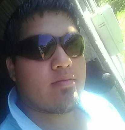 soy amante de la música, mi pasa tiempo es tocar la guitarra, y cualquier instrumentos y eso ajja
