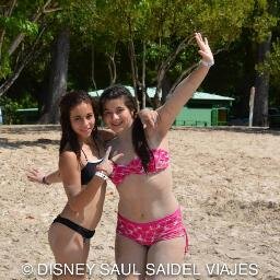 Disney 2013


     Seguime y te sigo (Follow me and I follow you) ;)