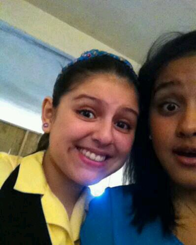 Hi i'm Karla, im 14 years old, i sing, i dance and i like play the piano. I have a teenage dream meet someday my idols.