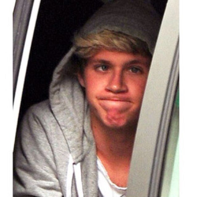 Hey, don't give up on your fav/5 its going to happen! Please follow @ThanxsNiall :) xx