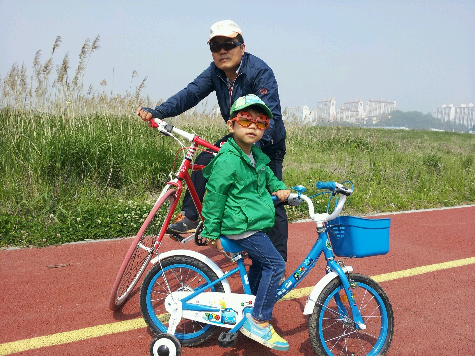 광주광역시 광산구 하남동에서 재활용업체를 운영하고 있습니다.