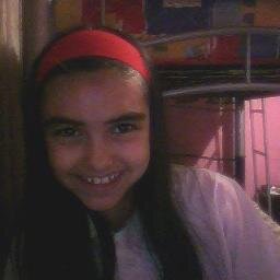 hola soy britany bienvenido¡¡¡ 
 a mi perfil de twitter soy rojiblanca  si me sigues te sigo de vuelta :)