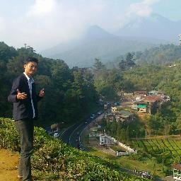 ikhlas bhakti bina bangsa berbudi bawa laksana, satyaku ku dharmakan dharmaku ku bhaktikan.. :)