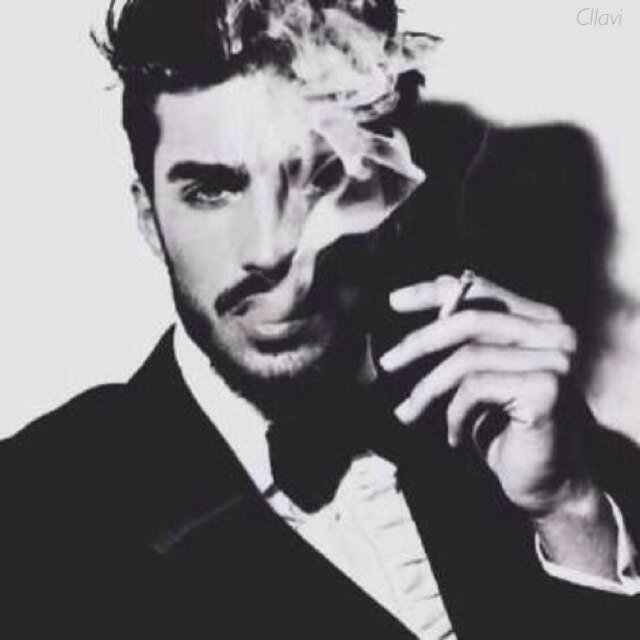 ‏‏‏‏‏‏لستُ كاتباً ولا مُؤلفاً ، انا فقط رجلاً أنثرُ مَ بداخلي لتلكَ الأنثى التي تُسمى روان ، لستُ مسؤولاً عن ما يصيبَكم من قلمِي '