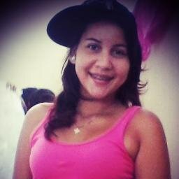 Deus,Família,Amigos,Luan,Timão,Mecão...........Amiga,Verdadeira,Sincera,Brincalhona.........Amigos é uma família  q o coração escolhe amo...... .3 3