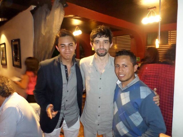 ..que cada cual tiene su guerra, y hay que luchar para ganarla, no te busques un pretexto, yo apuesto a que ganarás....