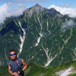自由人(元 失業者)です、特技は生活相談です、くらしに役立つ制度を活用しようと呼びかけています、制度を使う上で不合理なところは改善するように働きかけをしています
他にも戦争をやめさせる,地球上から人殺しのための兵器を無くすことをはじめ、命とくらしを守るため核兵器・原発などの即時廃止などをめざしています