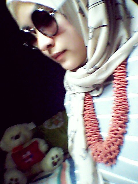 @rizky_wanay ♥  | Moslem .. I  love fashion & art and I'm CEO at u`http://t.co/dgPgnUu1UP  with Ratnha Aziqiah ..Instagram :icahliza