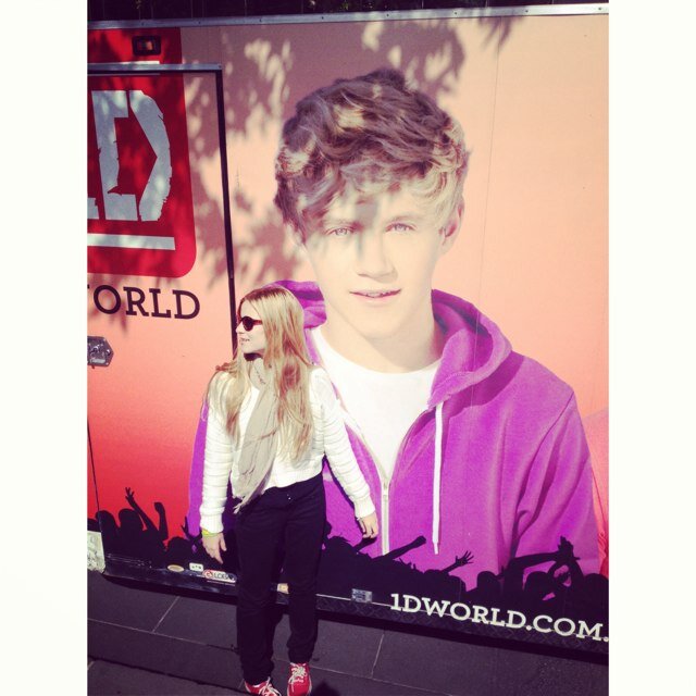 neveloves1d's profile picture. I tend to fuck things up ✌️