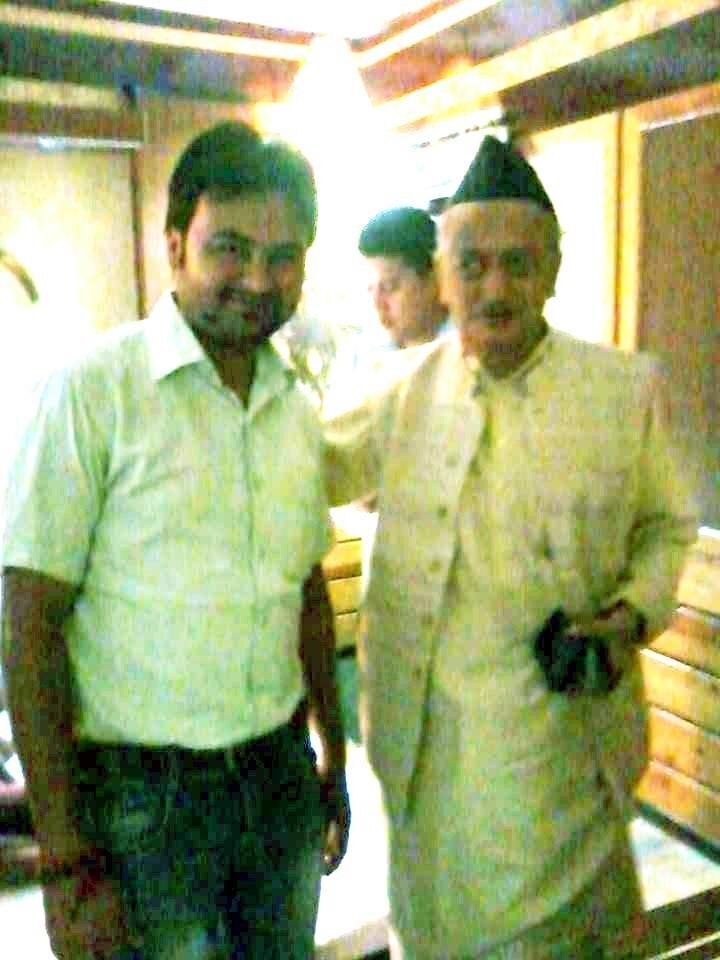 es pyari paavan maati pr hm jan jawani kho denge, hm Bhagat singh k vansaj h kheto me banduke bo denge.
vande matram !