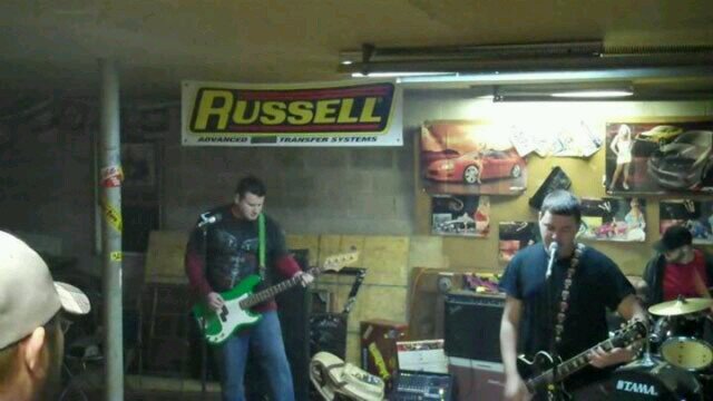 creepsnextdoor's profile picture. 