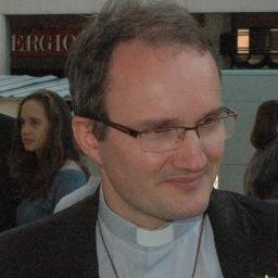Prêtre catholique. Confesseur à Saint-Louis-d'Antin, Paris. Missionnaire de la Miséricorde, Cté de l'Emmanuel.