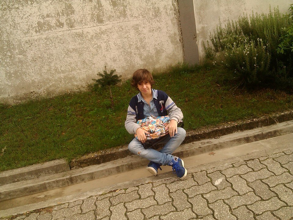 Segue me, sou fixe e gosto de pessoas fofas! :)