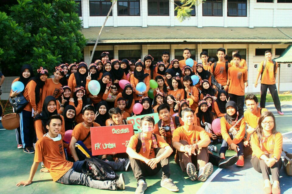 82 karakter tergabung jadi satu | Public health of Medical faculty lambung mangkurat University 2012| We Are Family Of DEMOS'12