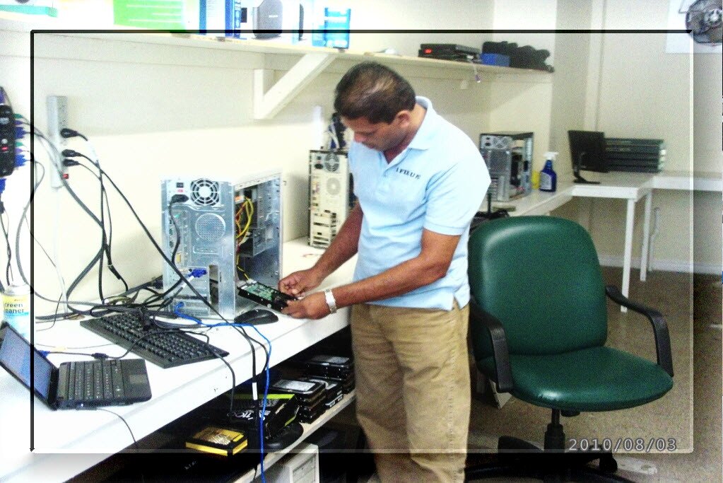 We are computer specialists with over 15 years of experience and certified by vendors such as Microsoft, Cisco and CompTIA. We do supply, setup and maintenance