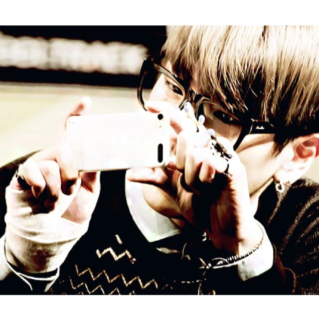 ⊹ โย้ว โย้ว สวัสดีมนุษย์โลก ฮิมชาน แห่งวง B.ⓐ.P[ 힘찬 @Himchanchan ] อยากรู้จักแค่เอานิ้วสัมผัสที่ปุ่ม FOllOW ➚｡ started:05022013