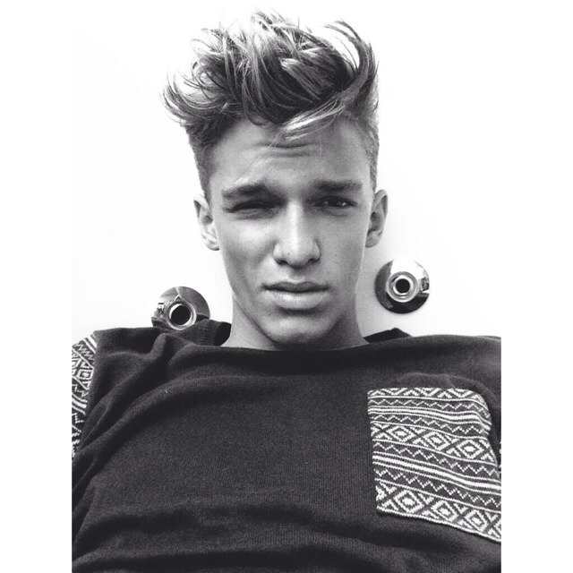 | I'm in love with you, Im still in love with you | http://t.co/FcwRT7SpWk