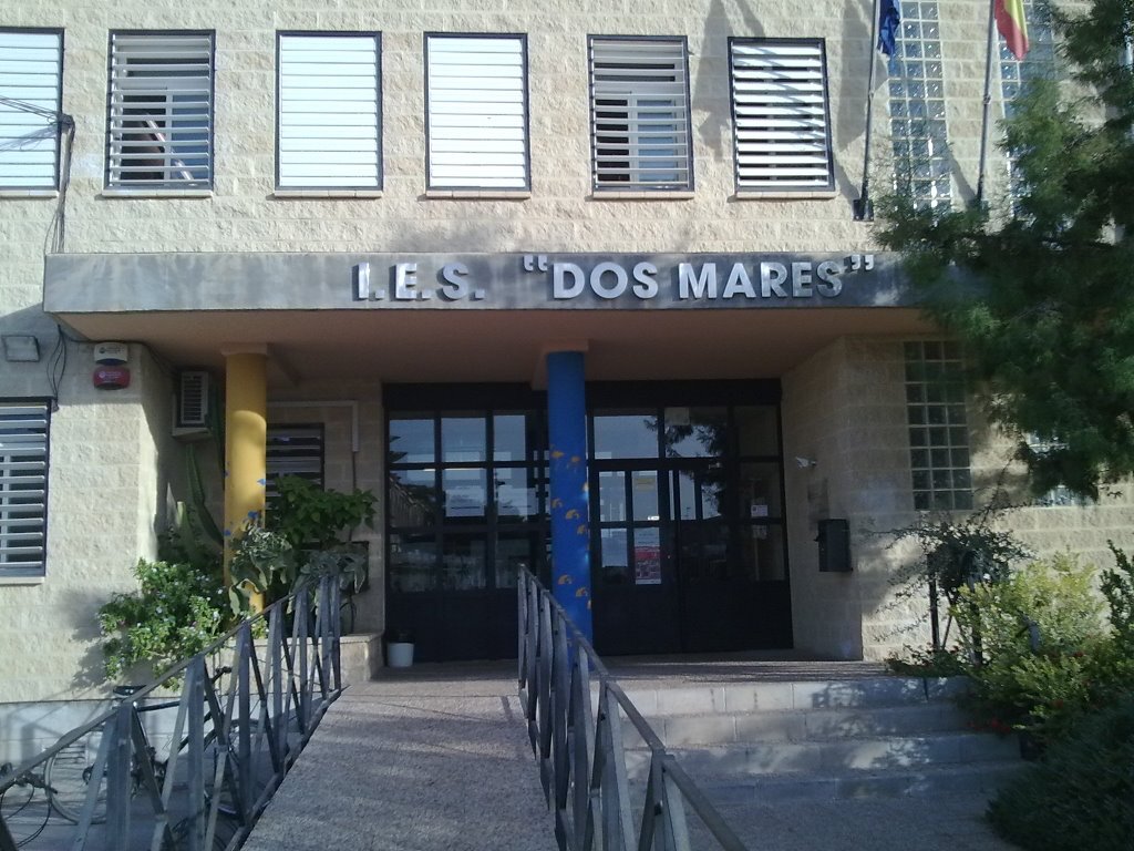Los alumnos de 4º del IES Dos Mares estamos organizando nuestro viaje de estudios.
¡Ayúdanos participando!
