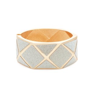 stylish new finds from emerging designers and on-trend house brands. All hand-picked, and all at up to 60% off. Go grab some style!